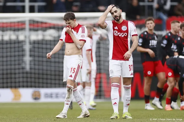 Ajax laat het ook tegen Excelsior afweten na rust: 2-2