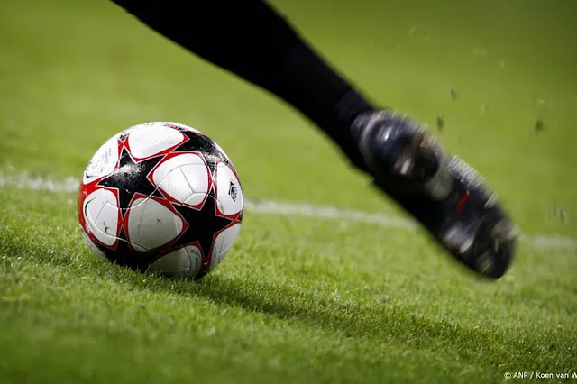 Voetbalsters Ajax verspelen koppositie tegen HERA United: 1-2 