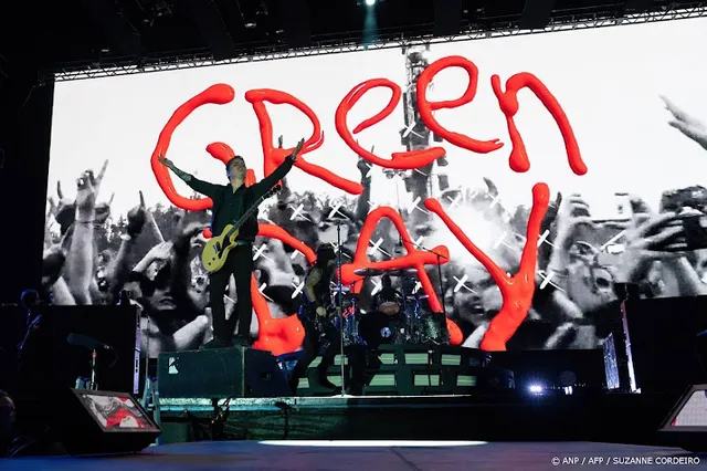 Green Day-zanger roept ICE-agenten op hun baan op te zeggen  
