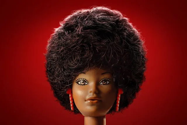 Black Barbie: Een eerlijke en openhartige documentaire over de eerste zwarte Barbie