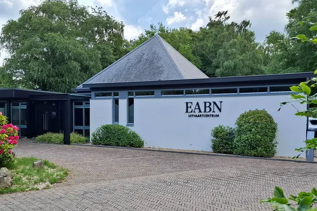Leendert de Boer vertelt over begraven in Nijkerk Image