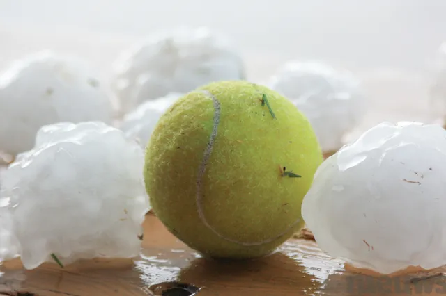 Hagelstenen zo groot als golfballen? Bescherm je auto met dekens!