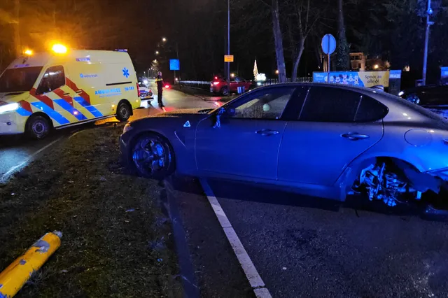 Afgebroken wiel zorgt voor verkeerschaos op Elspeterweg in Nunspeet