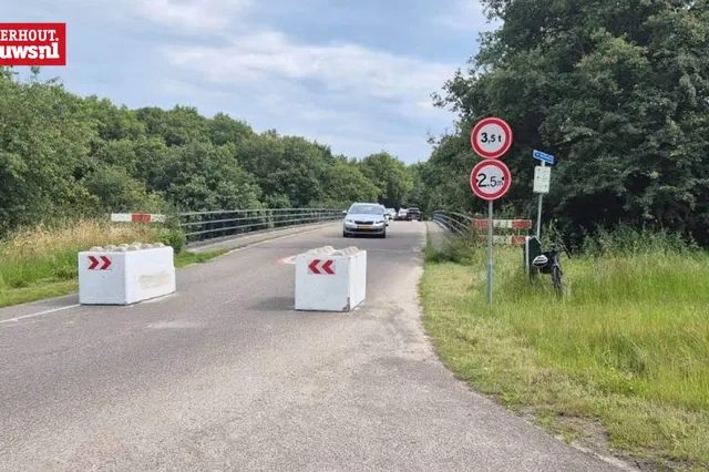 Gemeente plaatst betonblokken op Ter Aalsterbrug om zwaar verkeer te weren