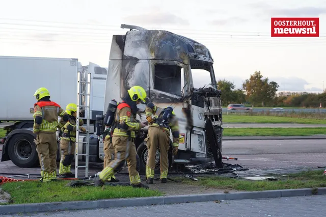 Vrachtwagenchauffeur gewond bij brand op parkeerplaats Hespelaar