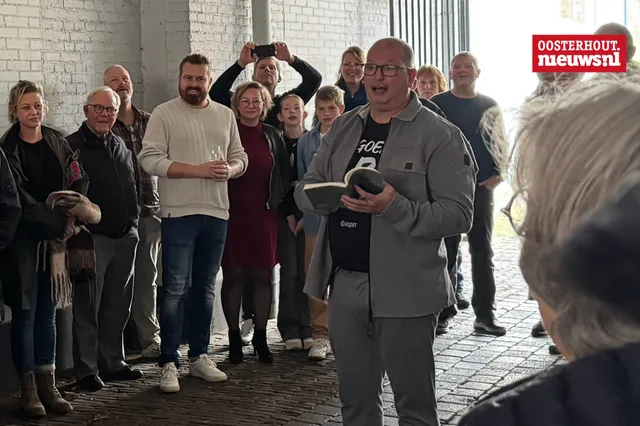 Eerste exemplaar nieuwe boek Plan B is voor Oernar BOMBAST