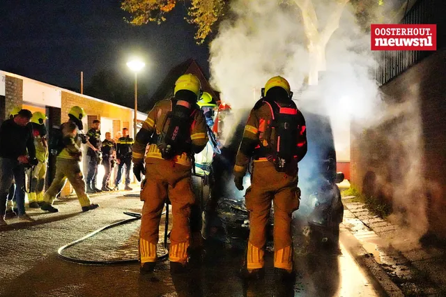 Brandweer voorkomt grotere schade bij autobrand Pottebakkerstraat