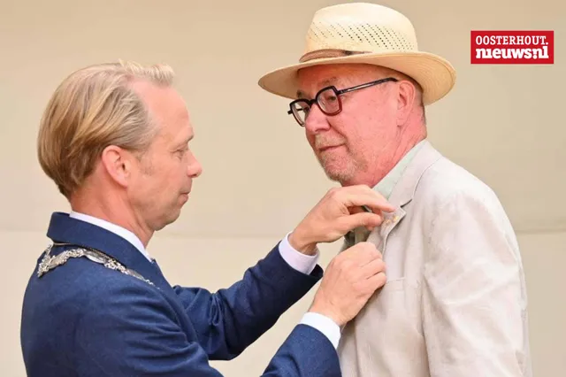 Gouden gemeentespeld voor 'bruggenbouwer' Ad Burger