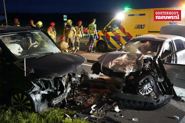 Zwaargewonden bij ernstig ongeval tussen rouwwagen en personenauto
