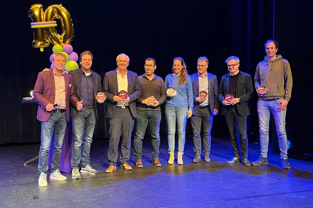 Betuwe On Stage verrast jubilerende bedrijven met award