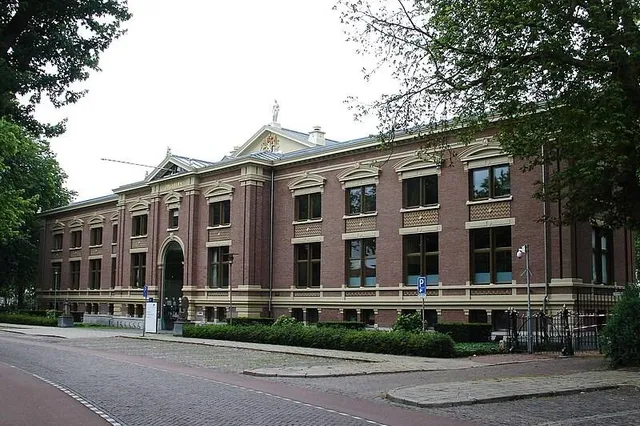 OM eist 6,5 jaar celstraf en bijna 70.000 euro terug voor drugslab Herveld
