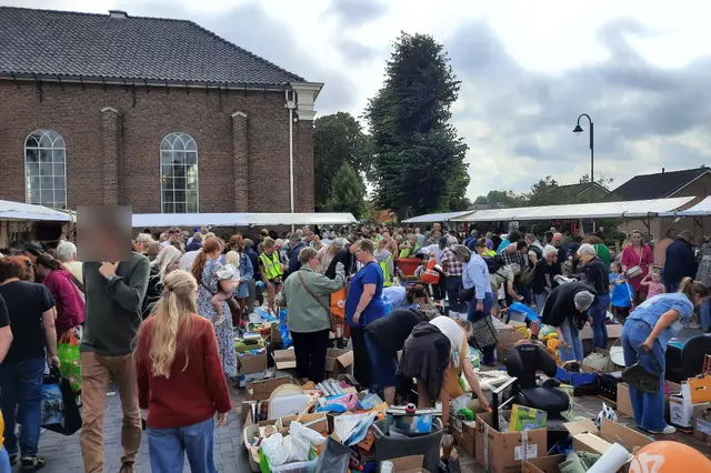 Rommelmarkt Hervormde Gemeente Heteren Image