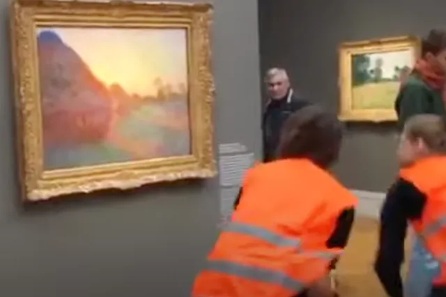Klimaatactivisten besmeuren Monet schilderij ter waarde van $110.7 miljoen dollar (VIDEO)