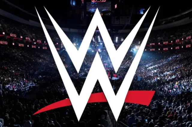 WWE: Wrestling-Fan fliegt aus Hotel … der Grund ist ziemlich kurios!