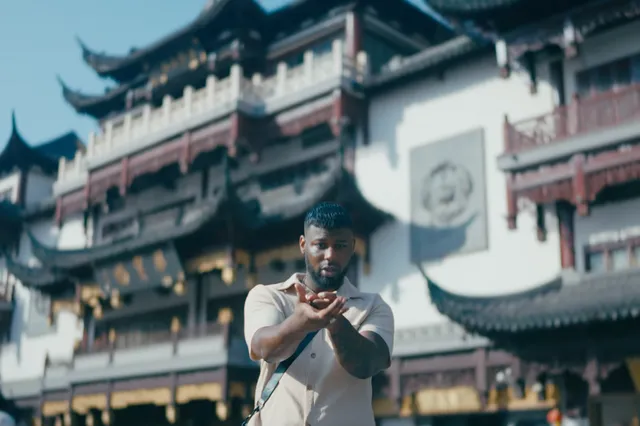 D-Double ging naar China voor de Movie video