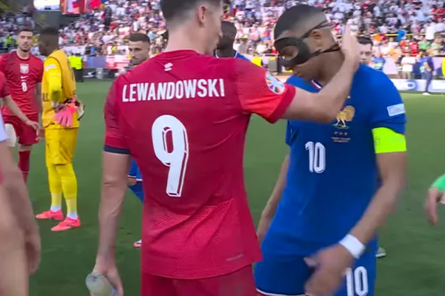 Mbappé scheldt Lewandowski de huid vol nadat de Pool zijn gebroken neus raakt