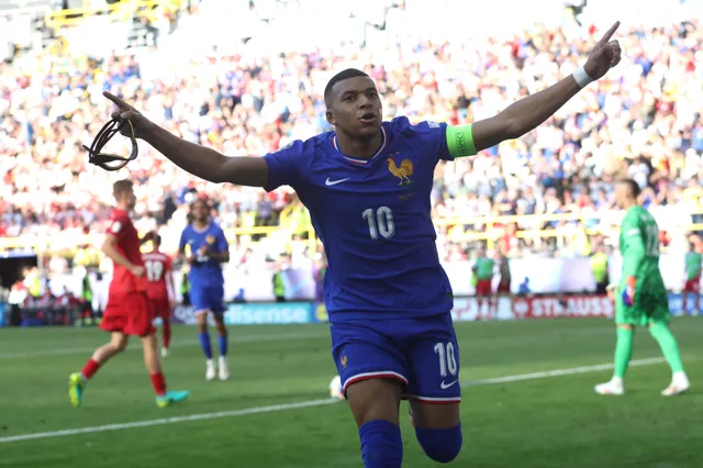 Fans woedend op Mbappé na verbazingwekkende actie in de rust van halve finale tegen Spanje