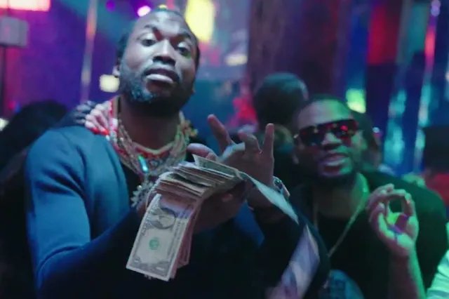 Meek Mill is op dreef en dropt Robbie Son video