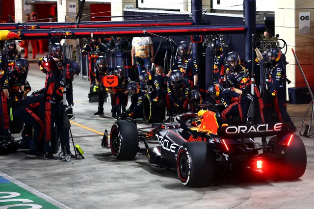 Watch: Red Bull's Pitch Black Pit Stop Faster Than Other F1 Teams With Complete Visibility