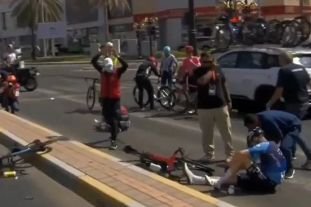 VIDEO | Chris Froome stürzt bei der UAE Tour ab