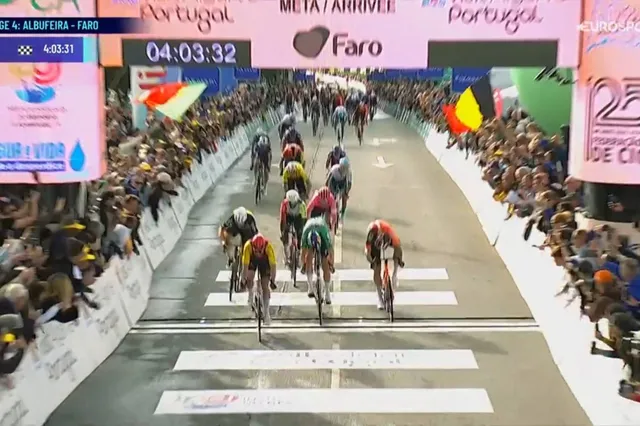Milan Fretin gewinnt den Bergsprint auf der 4. Etappe der Volta ao Algarve 2025 gegen Meeus und Ganna