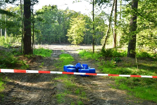 Gedumpte vaten in Arcen