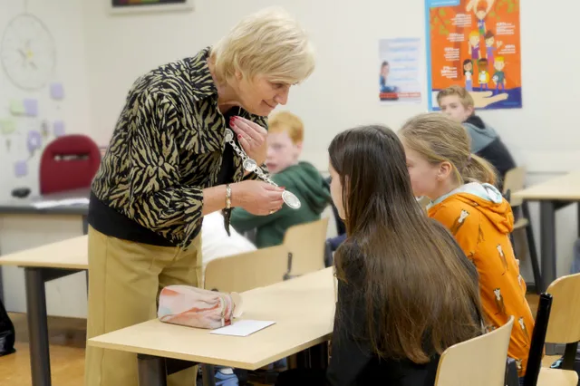 Burgemeester brengt inspirerend bezoek aan Dorenweerd College