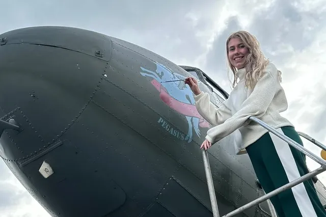 Nederlandse nose art WO2 Dakota: The ghost of Arnhem