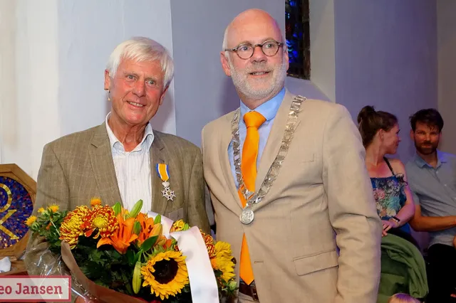 Martin Idema geridderd in Oude Jan te Velp