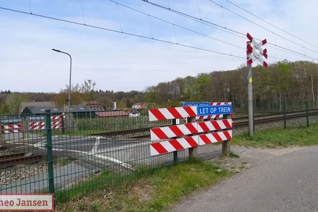 Spoorwegovergang Lentsesteeg in Rheden vanaf 22 december 2023 afgesloten