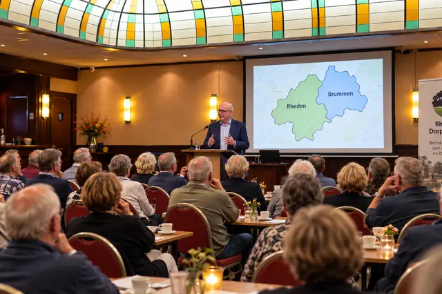 Burgemeester Carol van Eert te gast bij Rhedens Dorpsbelang Image