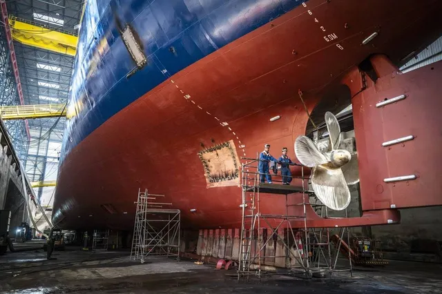 thumbnail_Damen Shiprepair Rotterdam-Botlek