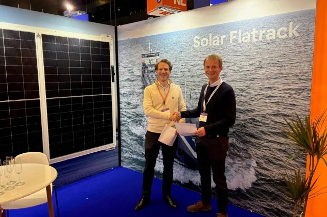 thumbnail_Signing BRF Froan-96 Solar Flatracks (Europort 25) (1) LoRes