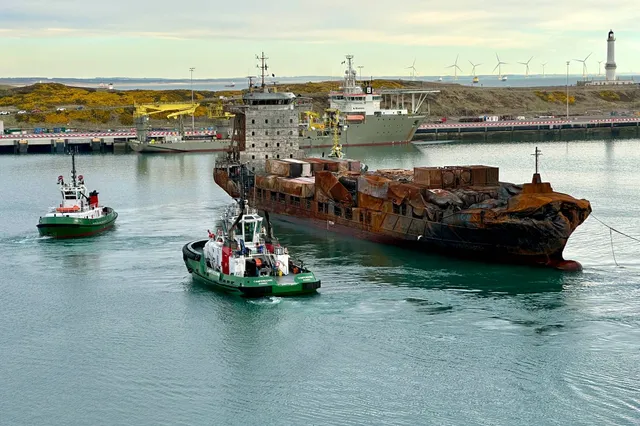 Solong_-_Aberdeen_South_Harbour