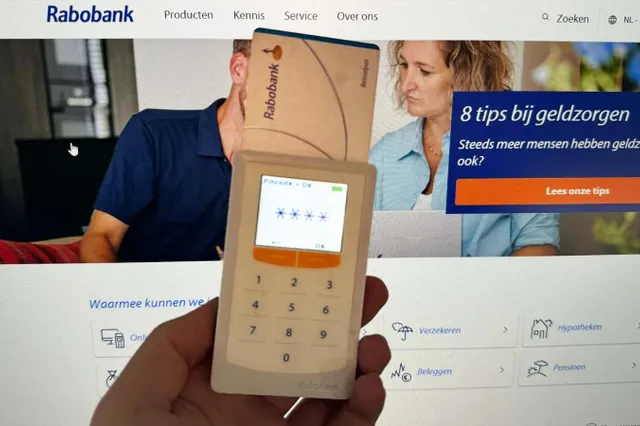 Klanten Rabobank moeten ineens 12 cent betalen voor een overboeking