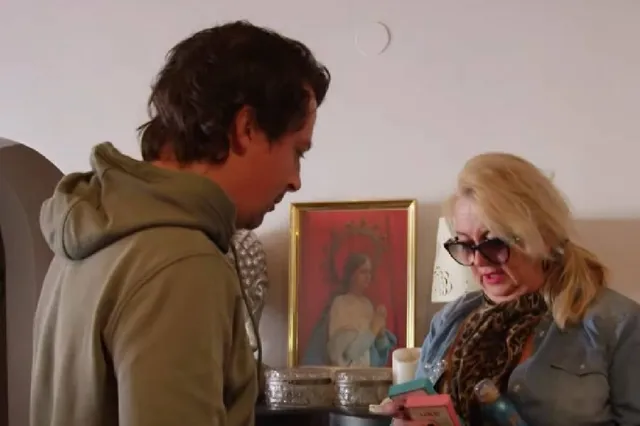 Mike en Monique willen niet vertellen waar zonnebril van Antine is
