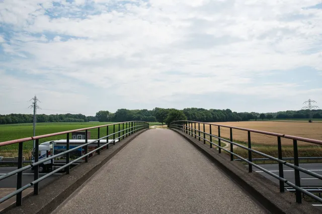 Vanaf 29 september is de Steenakkerweg over de A2 in Born tot juli 2026 dicht