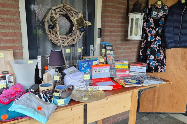 Buurtplatform organiseert garageverkoop Hondsbroek-Aldenhof in Born Image