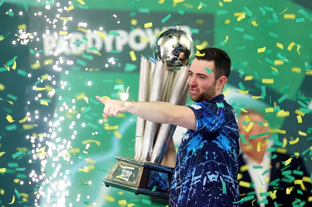 Luke Humphries leverer magisk ni-darter og slår Stephen Bunting i finalen