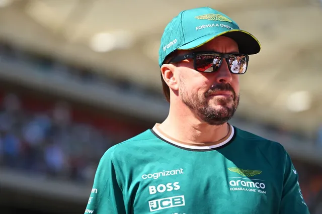 Alonso forsvarer Russell efter Verstappens 'dobbeltmoralske' angreb