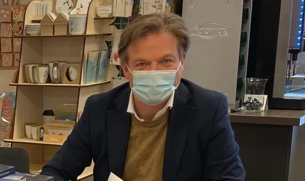 Politieke pyromaan Pieter Omtzigt rent weg na opblazen formatie: "Hij heeft rust nodig!"