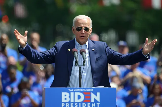 LOL! Amerikaanse president Joe Biden vertrekt onverwacht halverwege een persconferentie