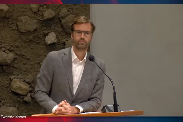 Knettergekke D66'er Sjoerd Sjoerdsma beschuldigt Omroep ON! van 'het uitlokken van terrorisme'