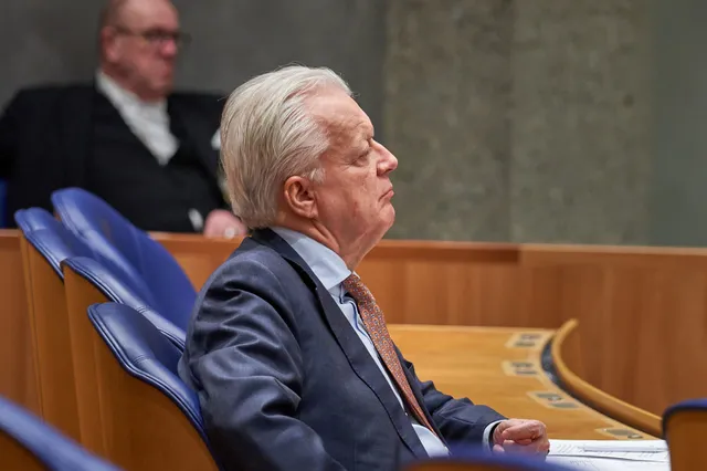 [Video] Ralf Dekker (FVD) zegt de Tweede Kamer vaarwel: "Je denkt bij jezelf, 'is dit het nou?'"
