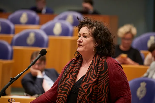 Oud-politicus Geert Dales sneert naar Caroline van der Plas om flamboyante kleding: "Zijn we nou helemaal gek geworden?"