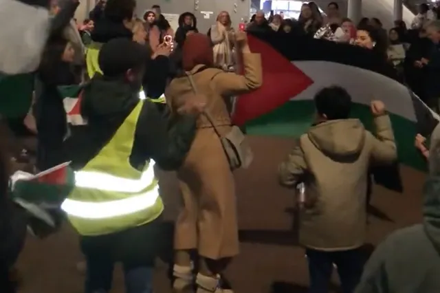 Filmpje! Knettergekke linkse extremisten demonstreren tegen verkiezingsuitslag: 'En from the River to the Sea, Palestine will be free'