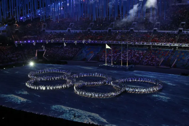 2014 winter olympics closing ceremony rings 2