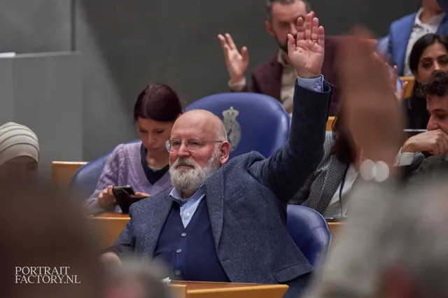 NEDERLAAG VOOR FRANS: Von der Leyen schrapt achterlijke pesticideregels