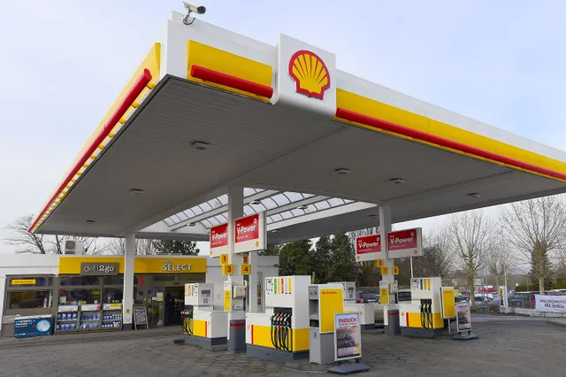 Klimaatgekkies van Milieudefensie slopen Nederlandse economie: Tankstations van Shell dreigen te sluiten