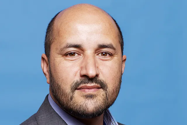Knetter! Geschifte burgemeester Ahmed Marcouch paspoortloze JIHADISTEN 'tijdelijke verblijfsvergunning' geven